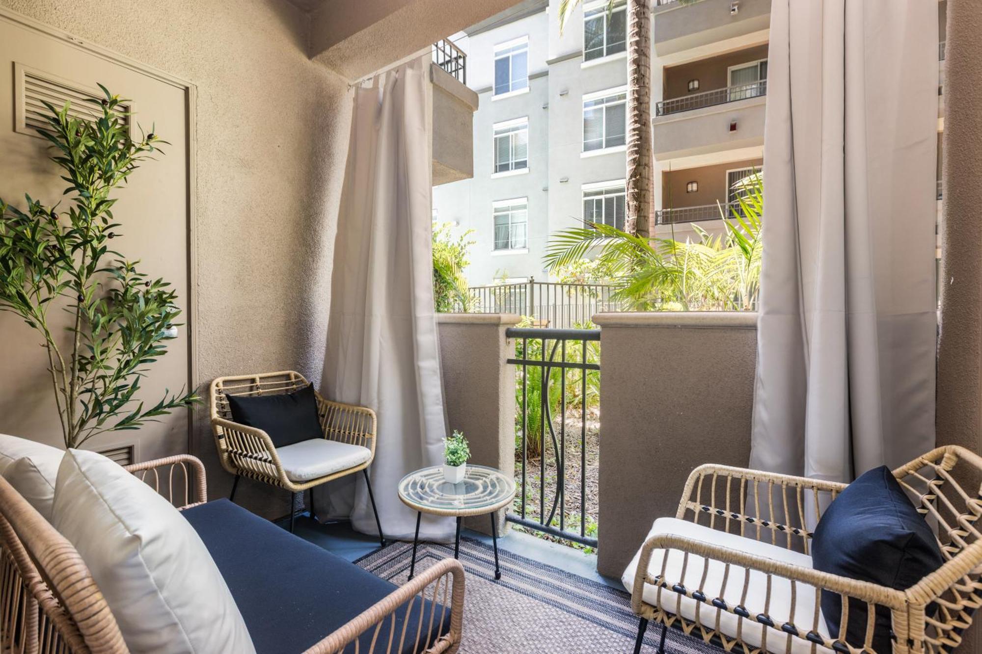 Venice Beach, Arcade, Pool, Jacuzzi, Free Parking Apartment Los Angeles